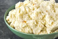 Creamy Garlic Mashed Cauliflower Recipe