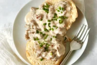 Single-Serve Biscuits and Sausage Gravy for One