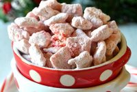 Peppermint Candy Cane Muddy Buddies Snack Mix Recipe