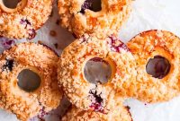 Oven-Baked Blueberry Streusel Donuts Recipe