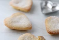 Vaniljhjärtan: Buttery Swedish Custard Heart Cookies