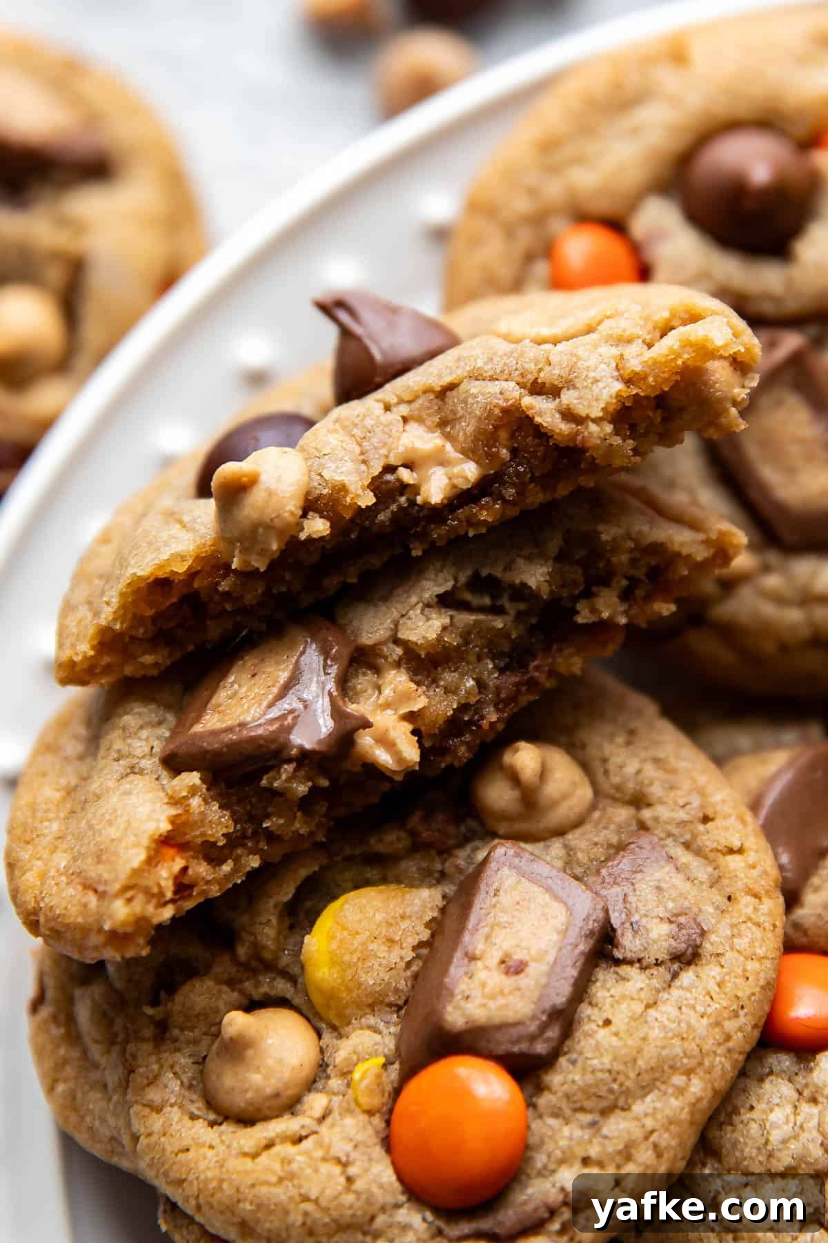 Cookies for Peanut Butter Lovers: Classic Recipe 3 Close up of Peanut Butter Lovers Cookies