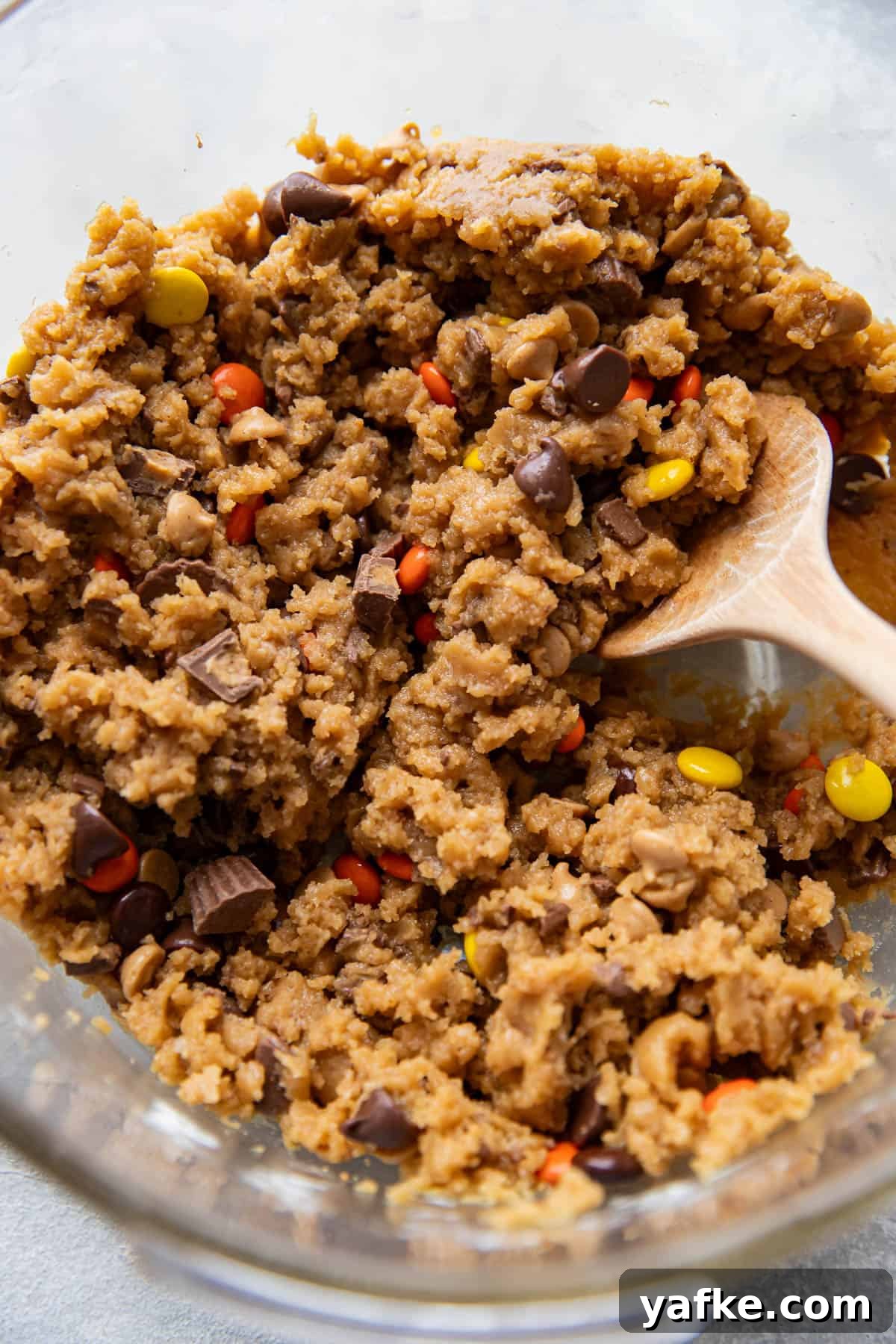Cookies for Peanut Butter Lovers: Classic Recipe 4 Bowl of cookie dough with mix-ins