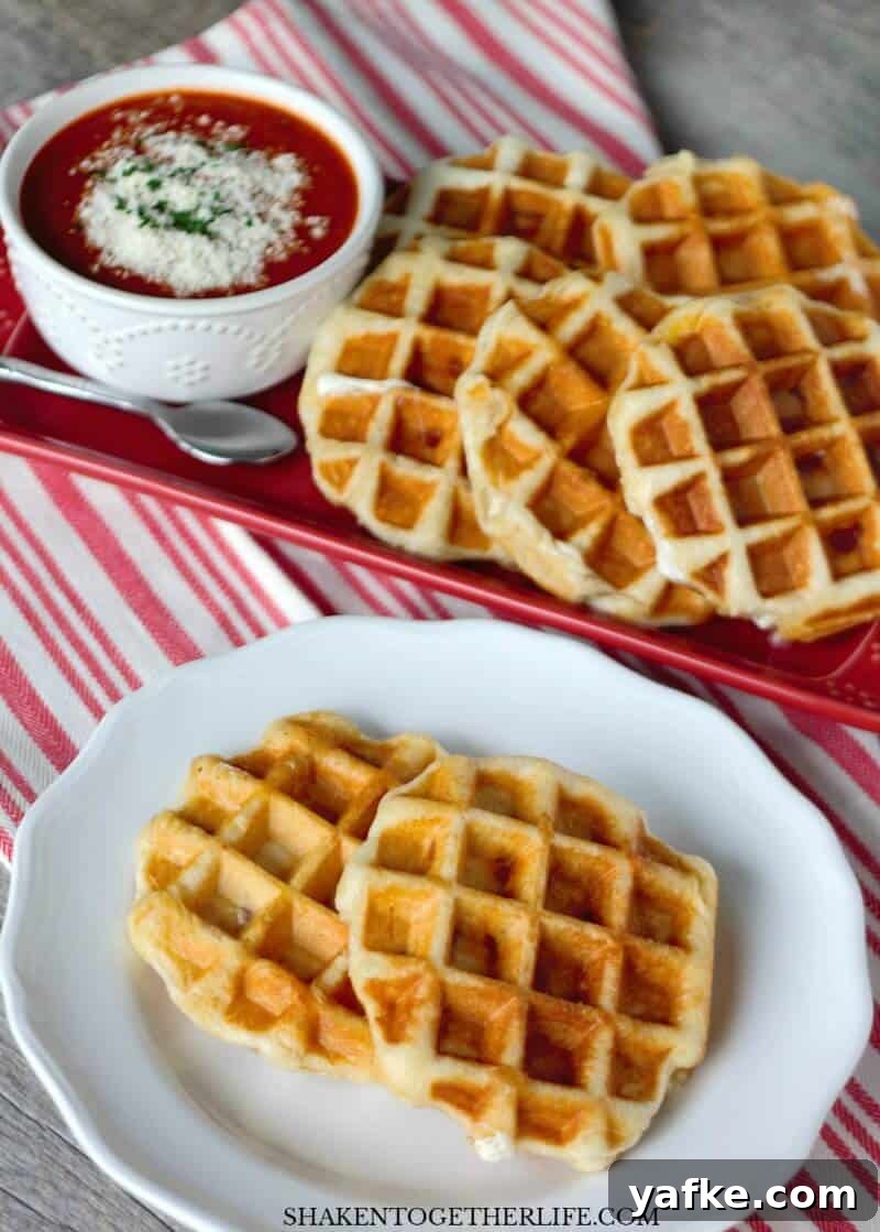 How to Make Pizza-Stuffed Waffles with Canned Biscuits 5 Pizza Stuffed Waffles - or Pizza Waffles - have a crispy outside and ooey gooey cheese and pizza toppings stuffed inside! AND you only need 4 ingredients!