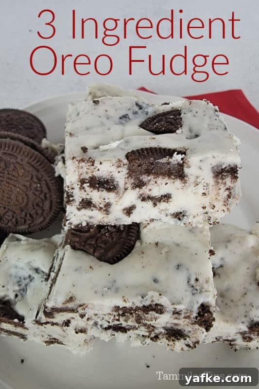 No-Bake 3-Ingredient Oreo Fudge Recipe 2 3 ingredient oreo fudge over a couple of squares of fudge and cookies