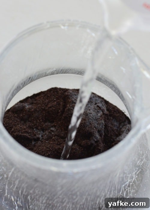Keto Iced Mocha: Low-Carb Coffee Recipe 3 This Simple Iced Coffee is made using cold brew coffee. Learn just how easy it is to make a perfect large batch of iced coffee for a fraction of the coffee house price!
