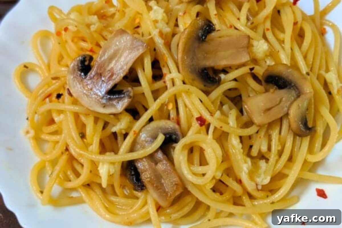 Back-to-School Lunch Hacks Every Parent Needs 6 Aglio e olio on a plate