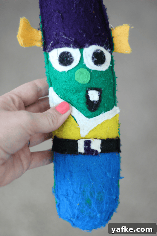 DIY No-Sew Bob the Tomato Toy Tutorial 3 No Sew Bob the Tomato Toy
